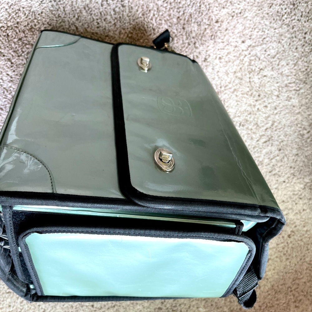 Makeup suitcase 🧳